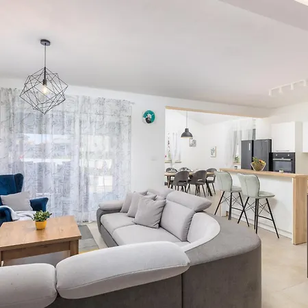 Дом отдыха 3 Bedroom Gorgeous In