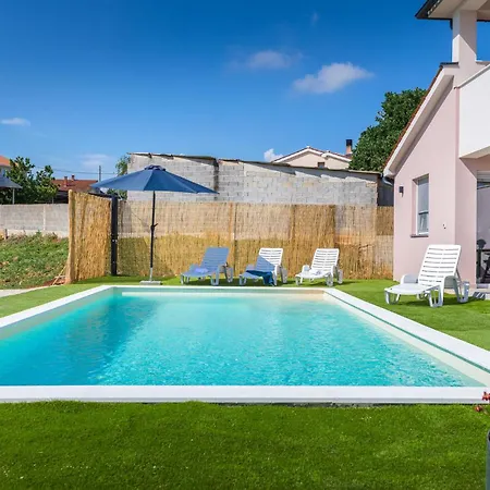 3 Bedroom Gorgeous In Пула