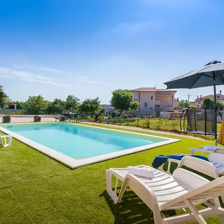 Дом отдыха 3 Bedroom Gorgeous In